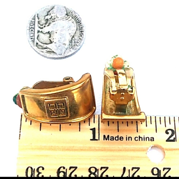 1970s VINTAGE Givenchy Brushed Gold Logo Clip-Ons - Picture 6 of 8